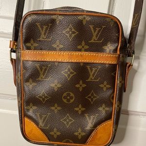 Vintage 2000s Louis Vuitton Cross Body